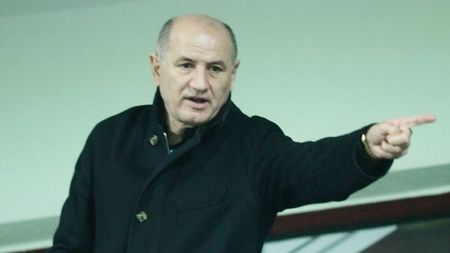 Copos încearcă să copieze modelul patentat de Gigi Becali în Liga I!** L-a impus în echipă pe fiul bodyguardului
