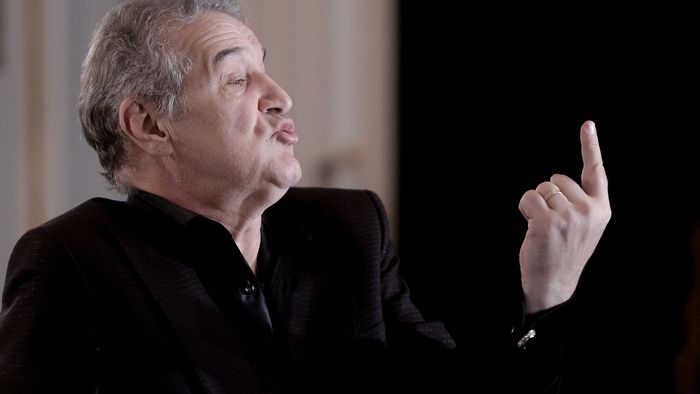 Gigi Becali, despre mijlocașul pe care-l vrea cu insistență la FCSB: "Câte tone are? Poate găsesc o macara să-l ridic!"