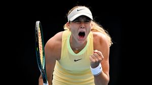 Rusoaica de 16 ani continuă să scrie istorie la Australian Open. Revenire spectaculoasă de la 1-5 în decisiv