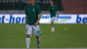Kamil Bilinski a semnat contractul cu Dinamo. Cine l-a convins să vină în România și ce zice de întâlnirea din Derby cu Lucasz Szukala