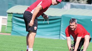 Vlădoiu pune osul la antrenamentele câinilor