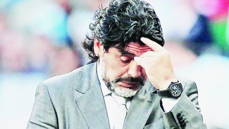 Maradona se autopropune antrenor la Aston Villa!