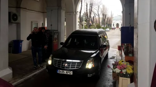 VIDEO | Trupul neînsuflețit al lui Vasile Turcu a fost depus la Capela Reînvierea. Doar membrii familiei au fost prezenți