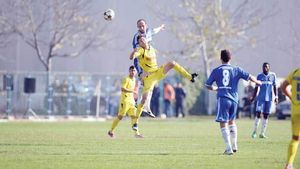 Speranța stă într-un Dorel! FC Universitatea a învins cu 1-0 pe Gloria și s-a instalat în fruntea seriei a doua din liga secundă. Omul meciului a fost mijlocașul de 35 de ani