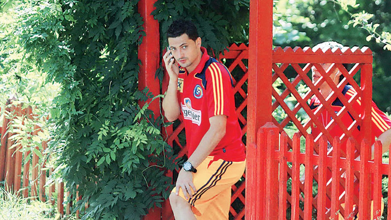 FRF, denunțată la UEFA după ce "tricolorii" au aruncat cu pietre în ziariști