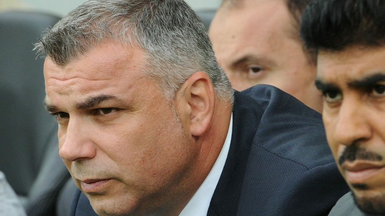 Șeicii din Emirate sunt disperați să anunțe numirea lui Cosmin Olăroiu în funcția de selecționer. Nu s-au mai uitat la cifrele din contract și presa arabă știe deja data marii lovituri