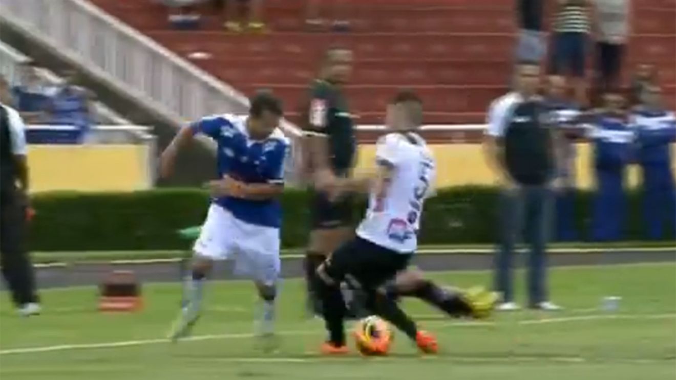 După plecarea lui Neymar, brazilienii propun un nou talent: Everton Ribeiro! VIDEO - Cum a ridiculizat trei adversari 