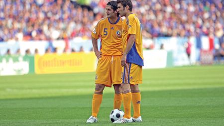 Chivu: "E un risc să-l chemi pe Mutu!"