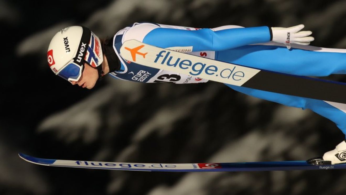 Marius Lindvik a obținut prima victorie a sezonului în Cupa Mondială la sărituri cu schiurile, după ce a terminat primul la Zakopane. Cum arată clasamentul general după 14 etape