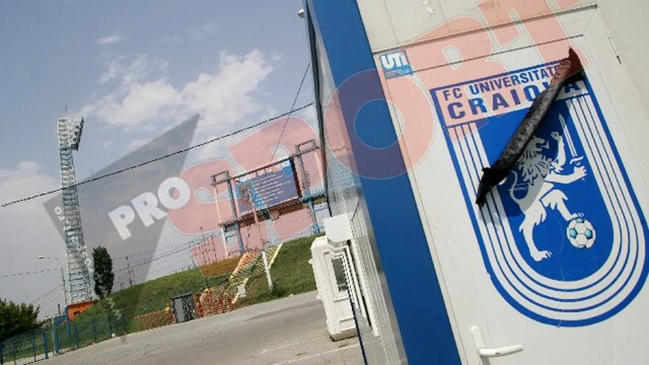 FOTO** Doliu la Craiova! Fanii au arborat steaguri negre în jurul stadionului