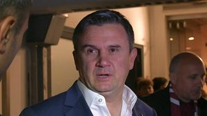 Detalii de ultimă oră despre campania de achiziții de la CFR Cluj: „Avem în vizor un fundaș lateral!”. Fosta campioană, gata să se despartă de jucători cu nume: „Se interesează cluburi importante” | VIDEO EXCLUSIV ProSport Live