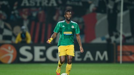 S-a făcut! Varela, caz închis! Fundașul a semnat pe trei ani cu Steaua