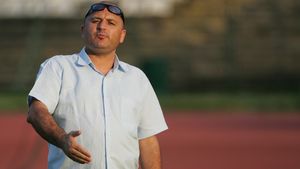 "Lupescu se sufocă la federație, nu Costea"