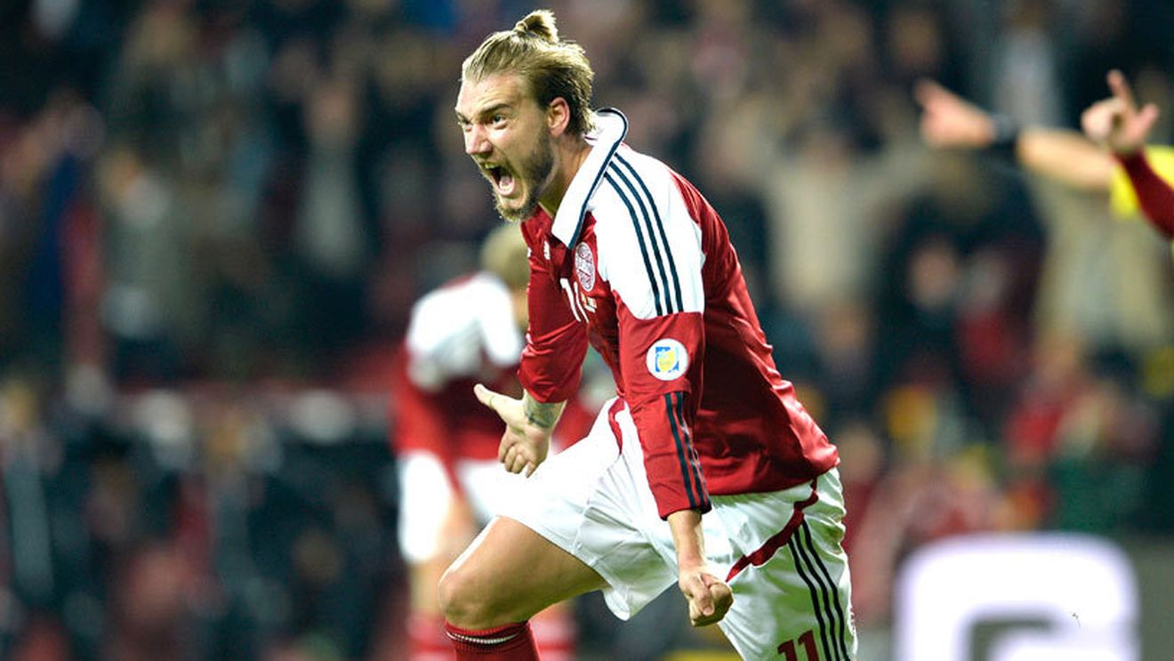 Atacantul lui Arsenal, Nicklas Bendtner, arestat după ce l-a "imitat" pe Gabi Tamaș