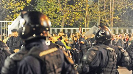 Meciul celor care nu îl văd!** ProSport a petrecut toată ziua derby-ului Steaua - Dinamo alături de Jandarmerie: cum tratează cel mai periculos meci al Ligii 1