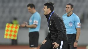 Misiune dificilă pentru ”U” Cluj să scape de poziţia retrogradabilă: pe Cluj Arena ajunge noul lider al Ligii 2, singura echipă invincibilă în acest sezon. Falub: ”Situaţia noastră este dramatică”