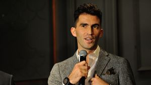 Horia Tecău a tras primele concluzii după duelul cu Luxemburg din Cupa Davis: "Fără să le știm nivelul, a trebuit să ne adaptăm pe parcurs la câteva chestii de joc". Comparația sugestivă prin care vicecampionul olimpic a explicat situația de la Piatra Neamț