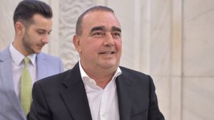 Informație bombă! Gigi Nețoiu a vândut partea de la Doi Cocoşi cu 1.200.000 de euro şi vrea să se mute definitiv la Dubai, unde are mai multe apartamente de lux