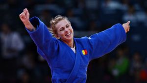 INTERVIU cu 36 de întrebări pentru cei 36 de ani ai singurei campioane olimpice la judo a României, Alina Dumitru. "Furtuna poate răsturna copacul, dar nu și trestia"

