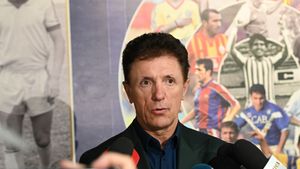 Ilie Balaci, Rodion Cămătaru și Gică Popescu au trădat Universitatea Craiova pentru Dinamo București. Fostul căpitan al Barcelonei nu înțelege de ce el a fost distrus de fanii oltenilor: „De ce altă unitate de măsură?!”