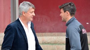 Salvatore Bergodi? "Meritul e al lor, că doar nu joc eu pe teren". Ce spune italianul despre victoria de la Brașov, 2-1 pentru Rapid