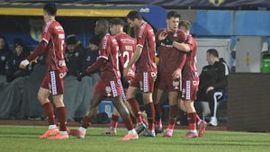Ce lovitură a încasat Rapid! Fotbalistul s-a rupt în meciul cu FC Argeș și a ieșit plângând de pe teren