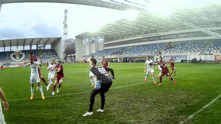 Fază controversată la CFR Cluj - FCSB! Andrei Vlad respinge de pe linia porții, dar ardelenii cer să li se valideze golul