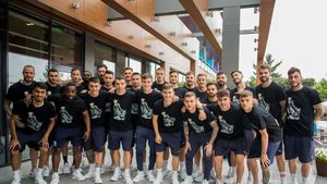 Jucătorii Craiovei au primit din partea fanilor tricouri speciale dedicate finalei Cupei României. Tema este una mitologică