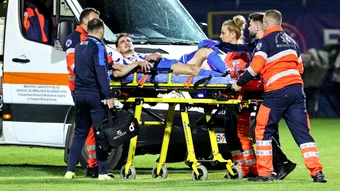 Verdict teribil pentru Rareș Ispas, după accidentarea suferită în barajul cu Metaloglobus: ”Rotula s-a rupt în mai mult de trei fragmente.” Cât va trebui să stea fundașul Iașiului. EXCLUSIV