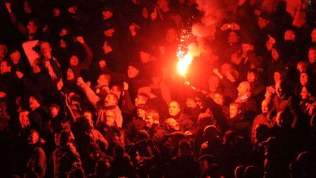 VIDEO TERIFIANT** Un puști de 13 ani, aproape să devină o torță umană!