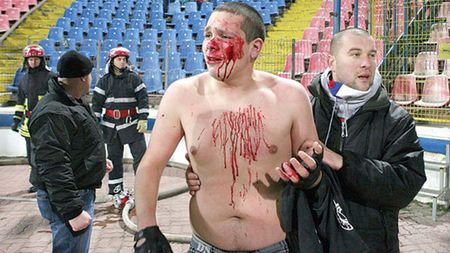 Gladiatorii din peluză!** Becali: "Vor fi bătuți ca-n arenele romane! Câinii Jandarmeriei îi vor sfâșia!"