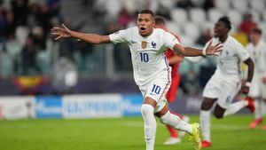 Top Pariu: 100% fotbal » Pachetul Zilei ajunge la cota 13.00 »»