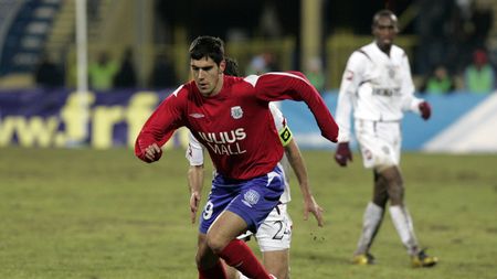 Homei, alături de Cristea