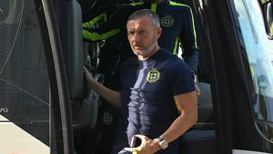 Mihai Stoica cere excluderea arbitrului care nu a intervenit să anuleze golul marcat de Rapid cu Hermannstadt! Oficialul FCSB îl ia peste picior pe Dan Șucu: „Nu știu cât înțelege din ce s-a întâmplat”