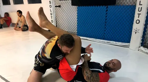 Giani Kiriță trage tare la antrenamente pentru luptele din cușca MMA! FOTO EXCLUSIV 