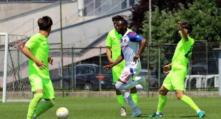 Steaua s-a impus la limită în amicalul cu CSL Ștefăneștii de Jos, cu două dintre achiziții ca marcatori. La bucureșteni crește numărul retrogradaților cu Unirea Slobozia