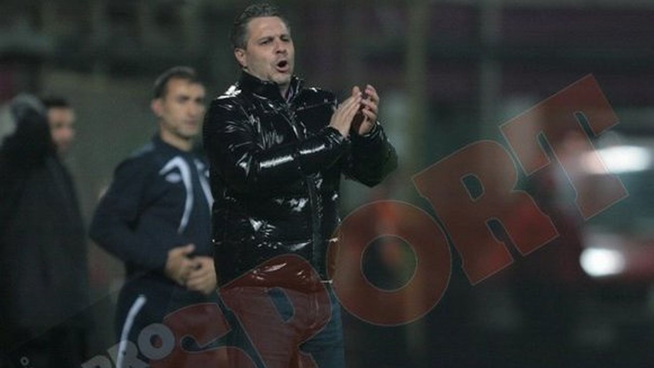 Șumudică: "Aveam nevoie de victorie ca de aer!"** VEZI câți jucători vor veni la Rapid!
