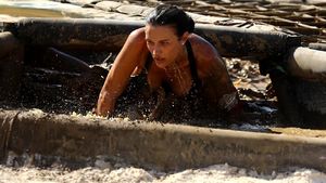 Accidentare gravă a gimnastei Ana Porgras la Survivor România All Stars. A fost scoasă în lacrimi, pe brațe: Zanni, căpitanul controversat al echipei ei, nu a putut să o ajute pentru că e prea mic de înălțime!