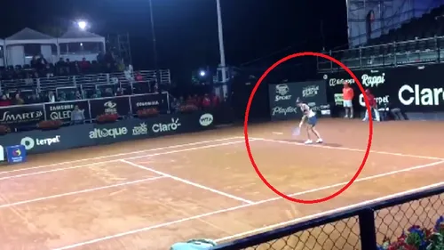 A ajuns la 31 de ani, a uitat să servească și a oferit 58 de puncte cadou în patru meciuri. VIDEO | O fostă finalistă de la Roland Garros e ironizată de toată lumea tenisului: 