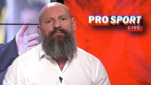 Divorțul costisitor al lui Bogdan Stelea sau cum s-a ales fosta nevastă cu două apartamente, o mașină și o sumă uriașă de bani! Portarul Generației de Aur a renunțat la o avere pentru a se putea iubi în liniște cu o vedetă din România