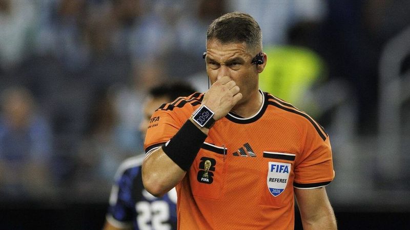 Ion Crăciunescu, reacție vehementă după ce Istvan Kovacs n-a mai fost delegat la Cupa Mondială: „Aveți pretenții după ce 15 arbitri din Superliga nu au luat testele fizice?”. EXCLUSIV