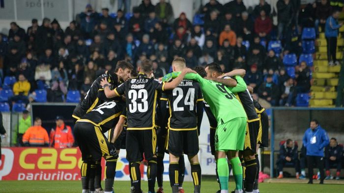 Ionuț Rada, revoltat! Le ia apărarea jucătorilor dinamovişti: ”Ăsta nu e fotbal! Din păcate, fotbaliştii plătesc!"