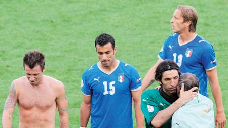 Presa italiană către Olanda: „Nu vă lăsați bătuți de români!"