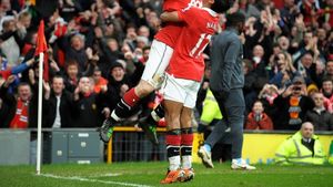 Golul lui Wayne Rooney, cel mai frumos din istoria stadionului Old Trafford?** Tu ce crezi?