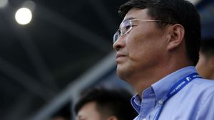 Selecționerul Coreei de Nord, Yun Jong-Su, a fost suspendat un an din cauza comportamentului de după meciul contra Coreei de Sud