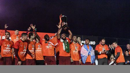 EXCLUSIV | Alt titlu, aceleași probleme: CFR are poprire pe conturi, Dan Petrescu amenință cu plecarea, jucătorii au mers în vacanțe lefteri