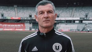 Ovidiu Sabău, plin de nervi după CSA Steaua - Universitatea Cluj 1-3, deși echipa sa a câștigat categoric: „Sunt total nemulțumit. Nu ai voie să faci asta”