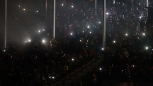 Explicațiile autorităților după ce nocturna stadionului ”Dan Păltinișanu” a cedat la meciul Poli - Petrolul. Ripensia a transmis un mesaj de solidaritate