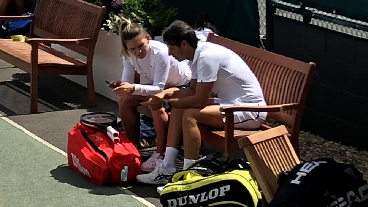 Patrick Mouratoglou a pus mâna pe telefon în timpul meciului Serenei Williams de la Wimbledon! Ce mesaj i-a transmis Simonei Halep: „Sunt mândru!