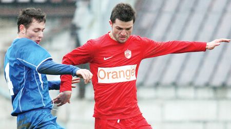 Bratu,** din nou pe tabelă